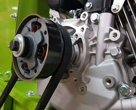 a heavy duty clutch powers the yardbeast 2050 chipper shredder. It efficiently transmits power from the engine to the chipper blades